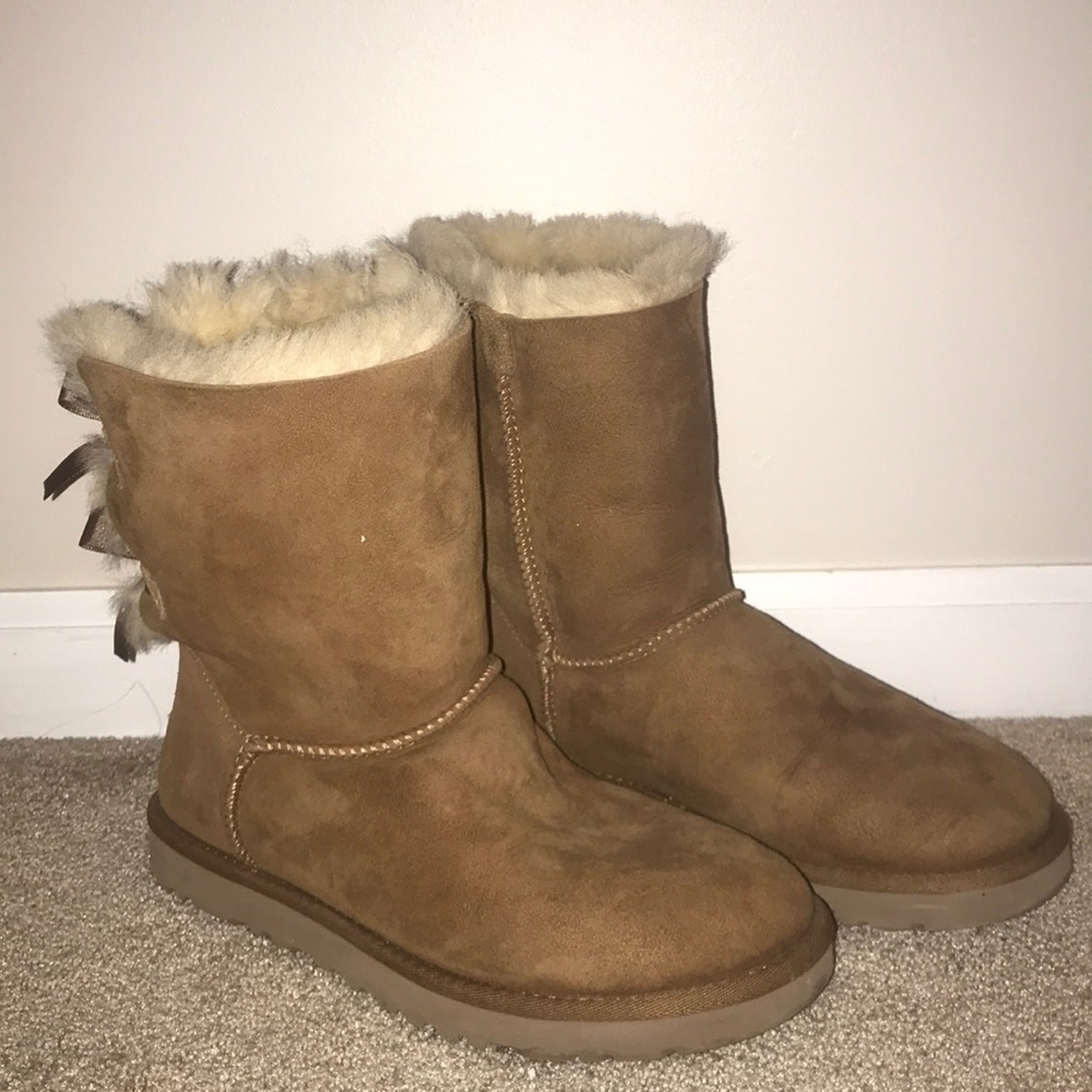 UGG CHESTNUT BAILEY BOW II BOOT